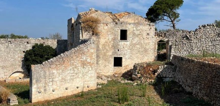 9 room exclusive farmhouse for sale in Ceglie Messapica, Italy